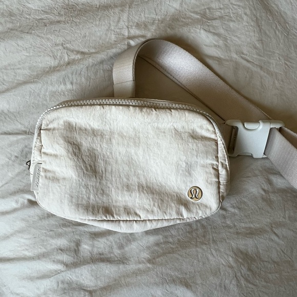 Lululemon Fanny pack - Picture 1 of 5